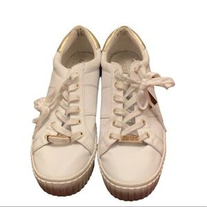 𝅺guess white shoes size 12 medium